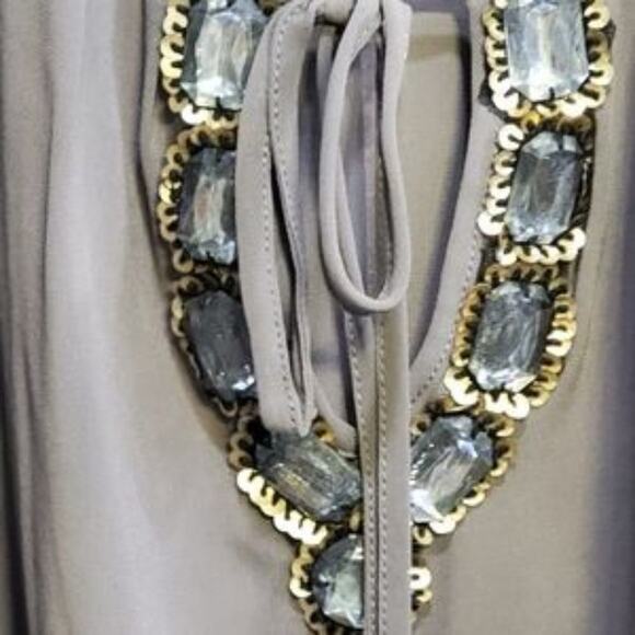 Cache grey cold shoulder‎ jewled blouse - Picture 6 of 6